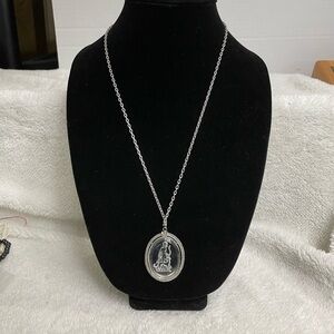 Avon 1973 Goddess Diana Revers reversed carved Intaglio pendant